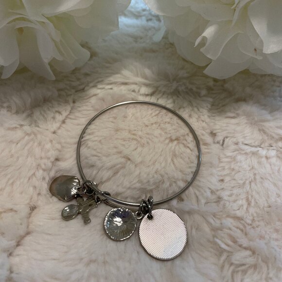 HUTIMY  Softball Bracelet Like New - Picture 3 of 3